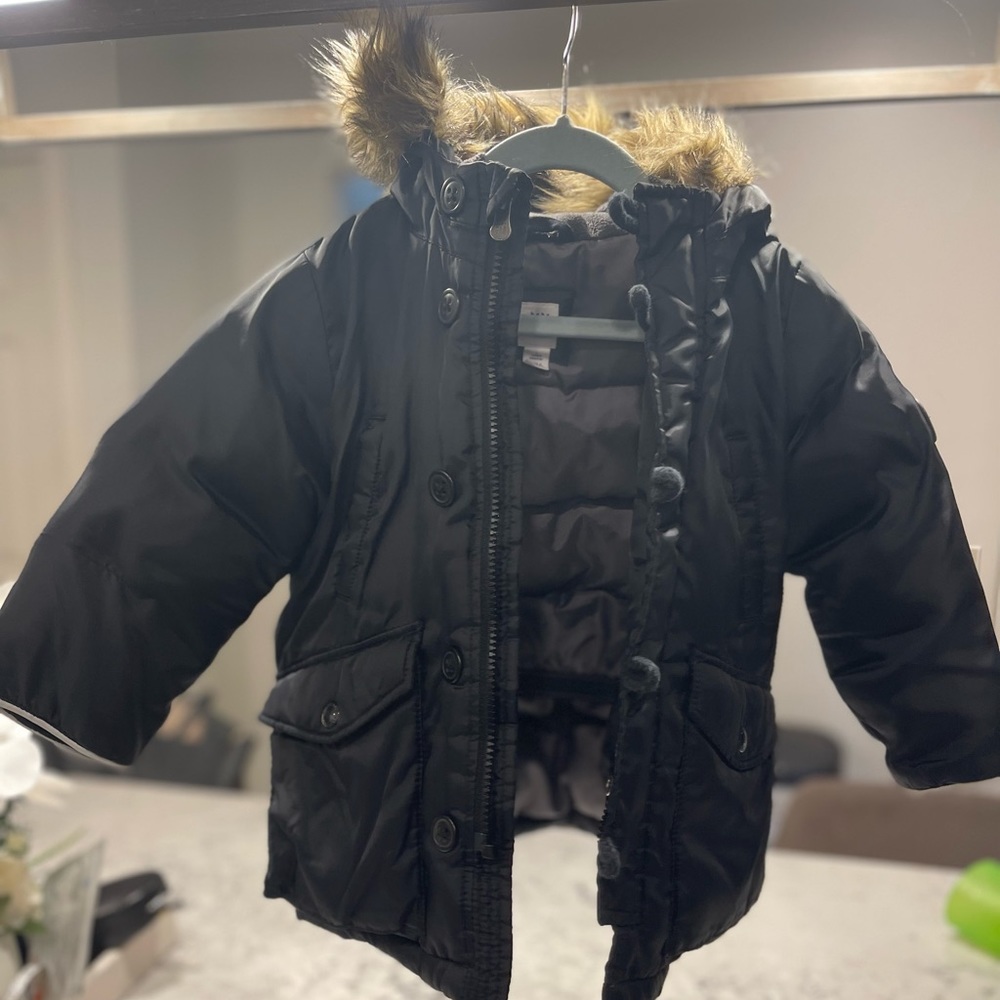 Gap size 3T puffer jacket in EUC